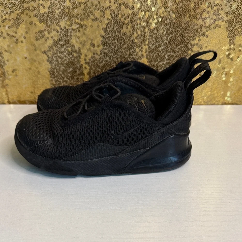 Toddler’s Nike Air Max 270 sneakers in black